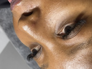Alyse Lashes - Certified Lash Technician in Oxford